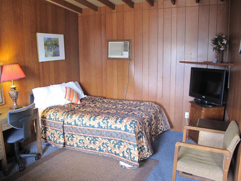Blue Mountain Motel Pincher Creek Habitación foto