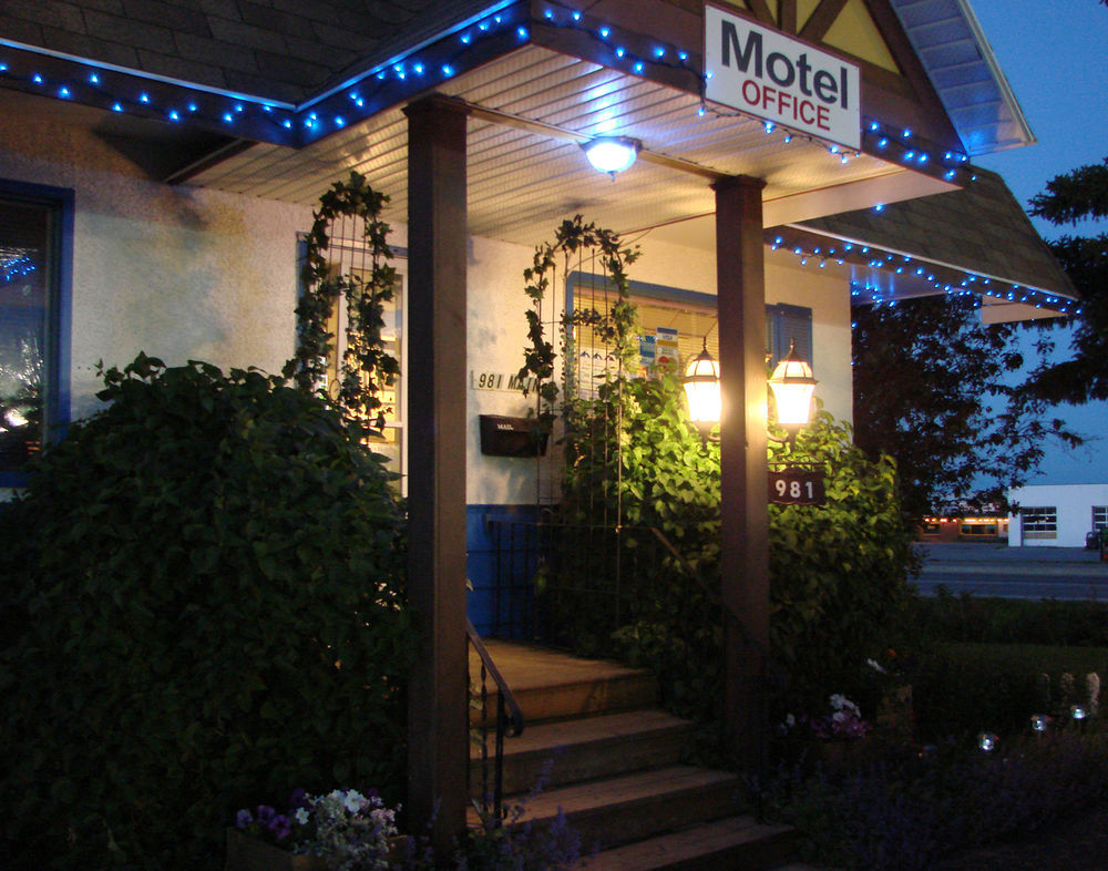 Blue Mountain Motel Pincher Creek Exterior foto