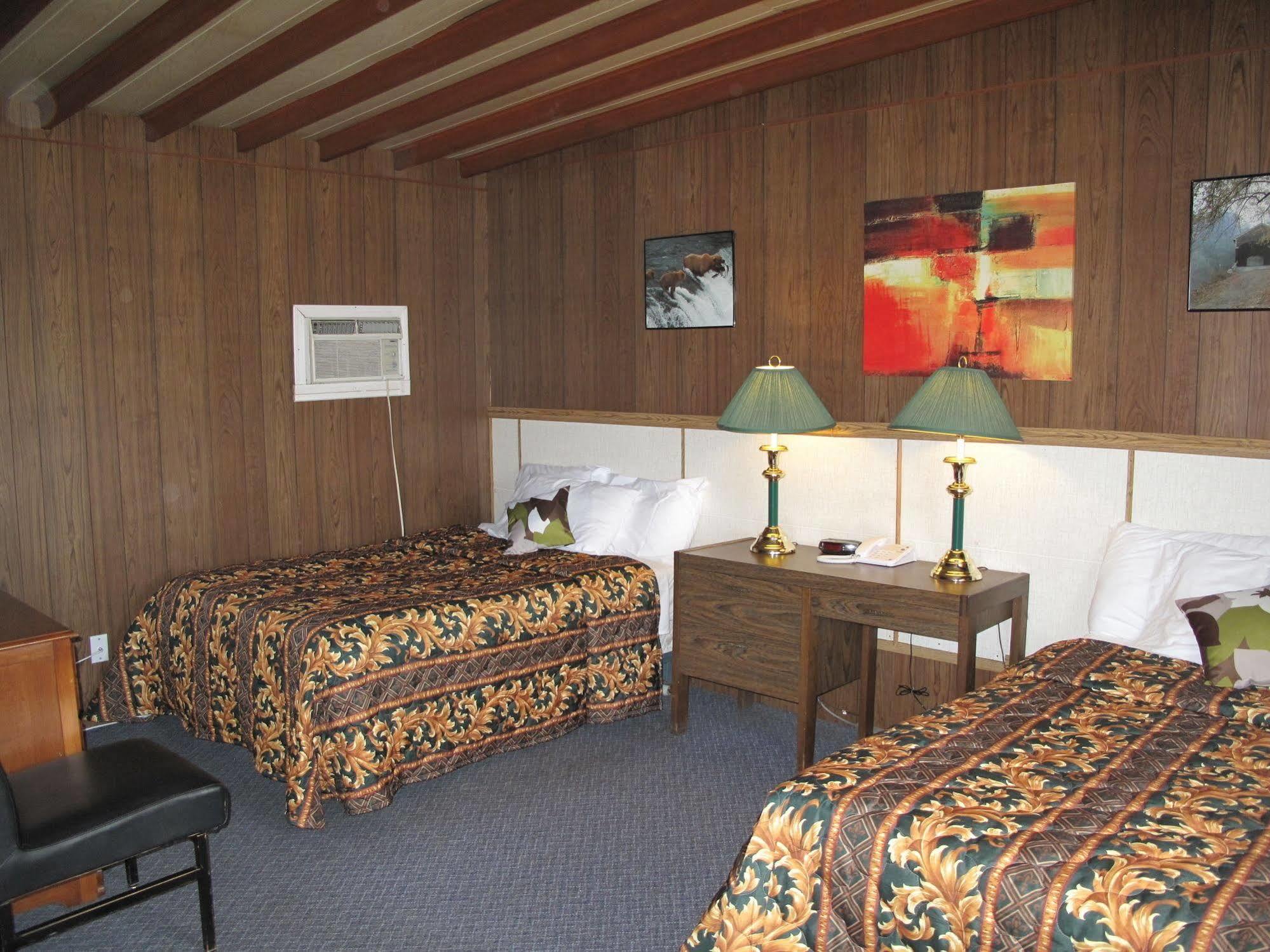 Blue Mountain Motel Pincher Creek Exterior foto