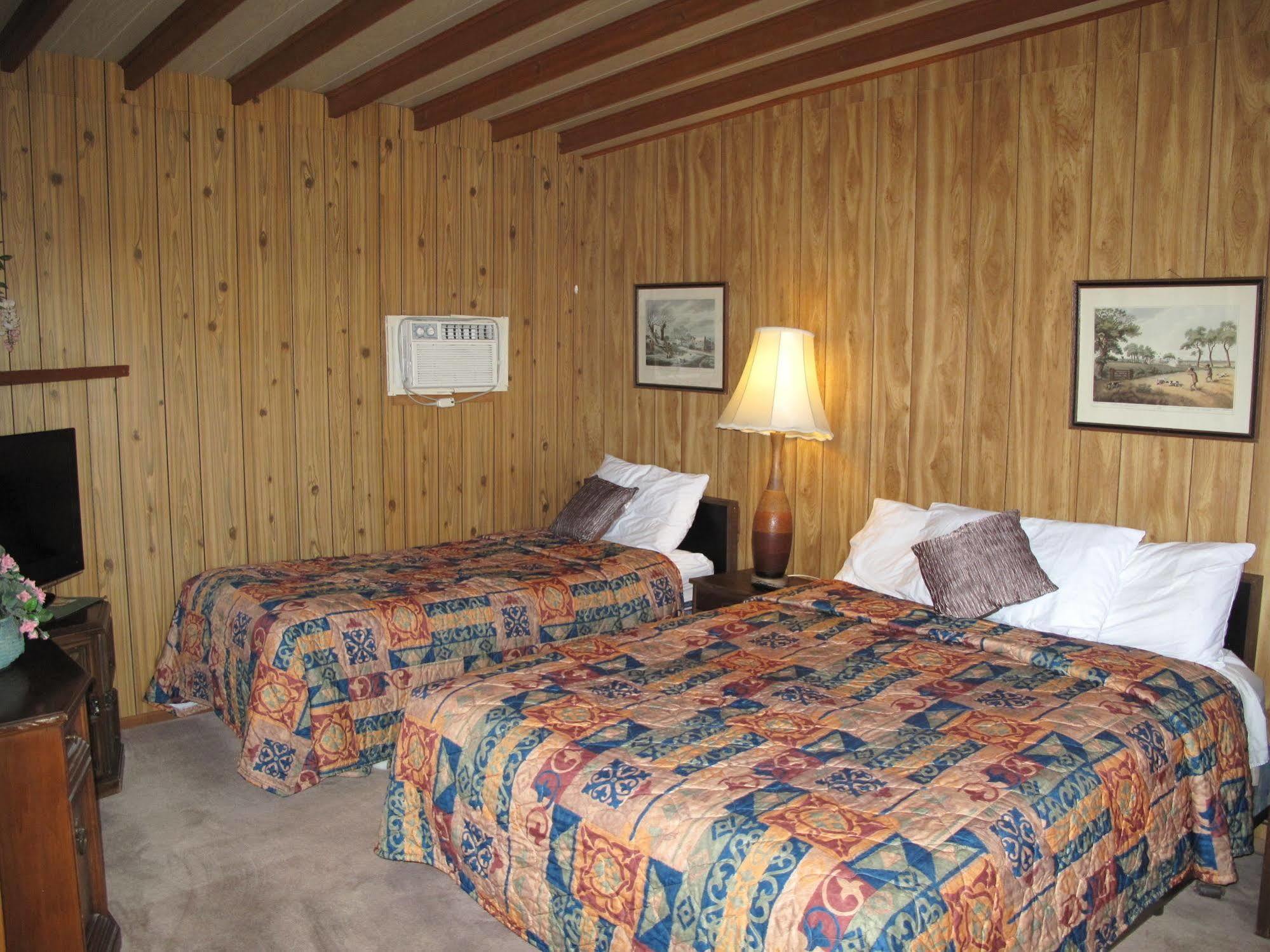 Blue Mountain Motel Pincher Creek Exterior foto